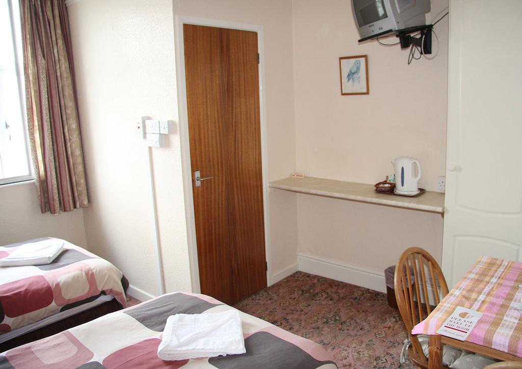 Dove Court Mini Lodge Almondsbury Exterior photo